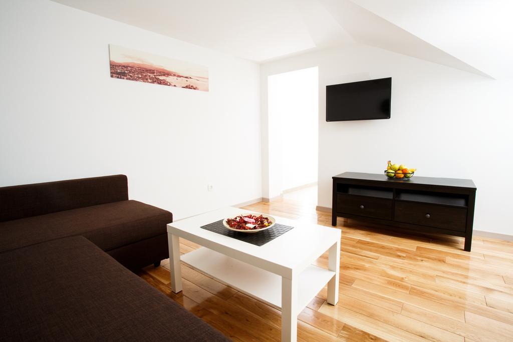Neva Old Town Apartments Спліт Номер фото
